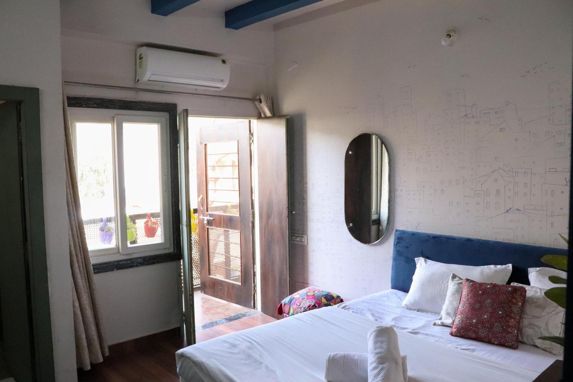 Blue Door Otel Būndi Dış mekan fotoğraf
